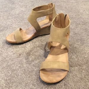 Nude low wedge sandals